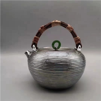 新品~鹤庆银器 螺纹壶约474克