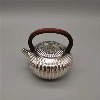 新品~鹤庆银器 筋纹紫藤提梁小泡壶纯手工约111克