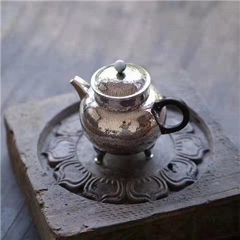 新品~鹤庆银器 锤纹三足鼎形锤纹壶纯手工约142克
