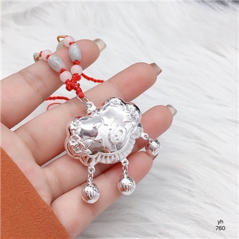 新品-鹤庆银器 红绳桃花平安锁约克