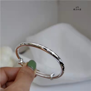 新品-鹤庆银器 小花推拉时尚手镯约30克