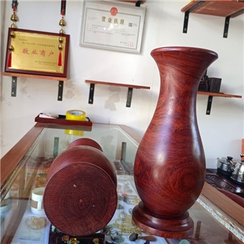 东莲花创业园酸枝木插花瓶