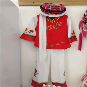 白族服装   